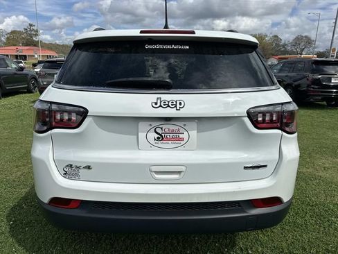 Used 2023 Jeep Compass Latitude AWD/4WD image 4