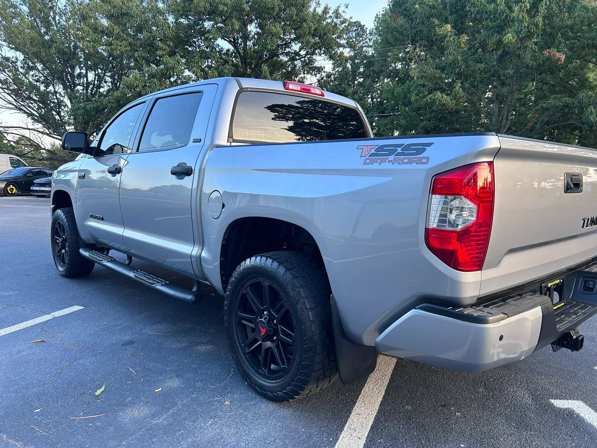Used 2018 Toyota Tundra SR5 w/ SR5 Upgrade Package RWD image 11