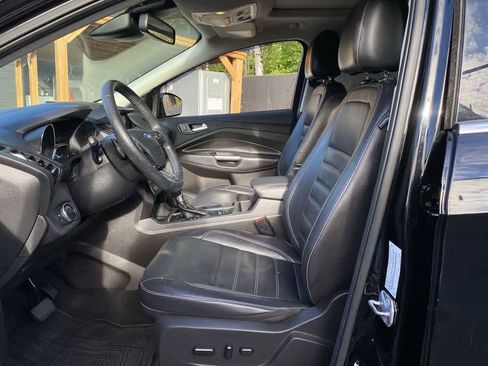 Used 2017 Ford Escape Titanium w/ Equipment Group 301A AWD/4WD image 15