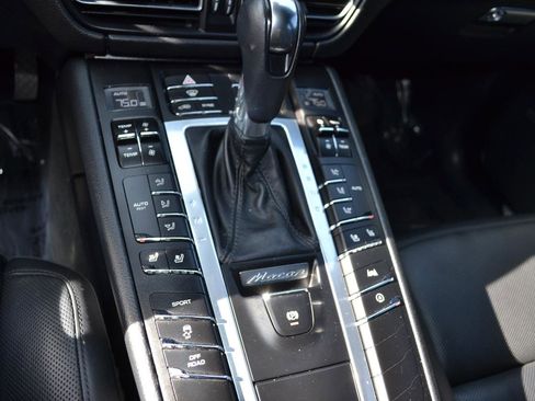 Used 2019 Porsche Macan S image 22