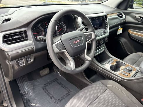 Used 2023 GMC Acadia SLE w/ Driver Convenience Package FWD image 17