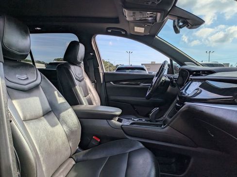 Used 2021 Cadillac XT6 Premium Luxury image 34