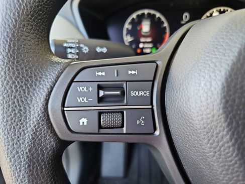 Used 2025 Honda HR-V LX image 11