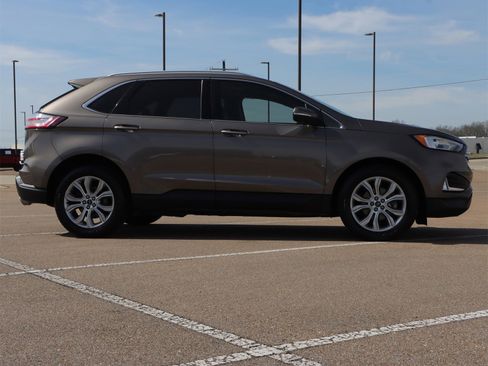 Used 2019 Ford Edge Titanium w/ Cargo Accessory Package image 46