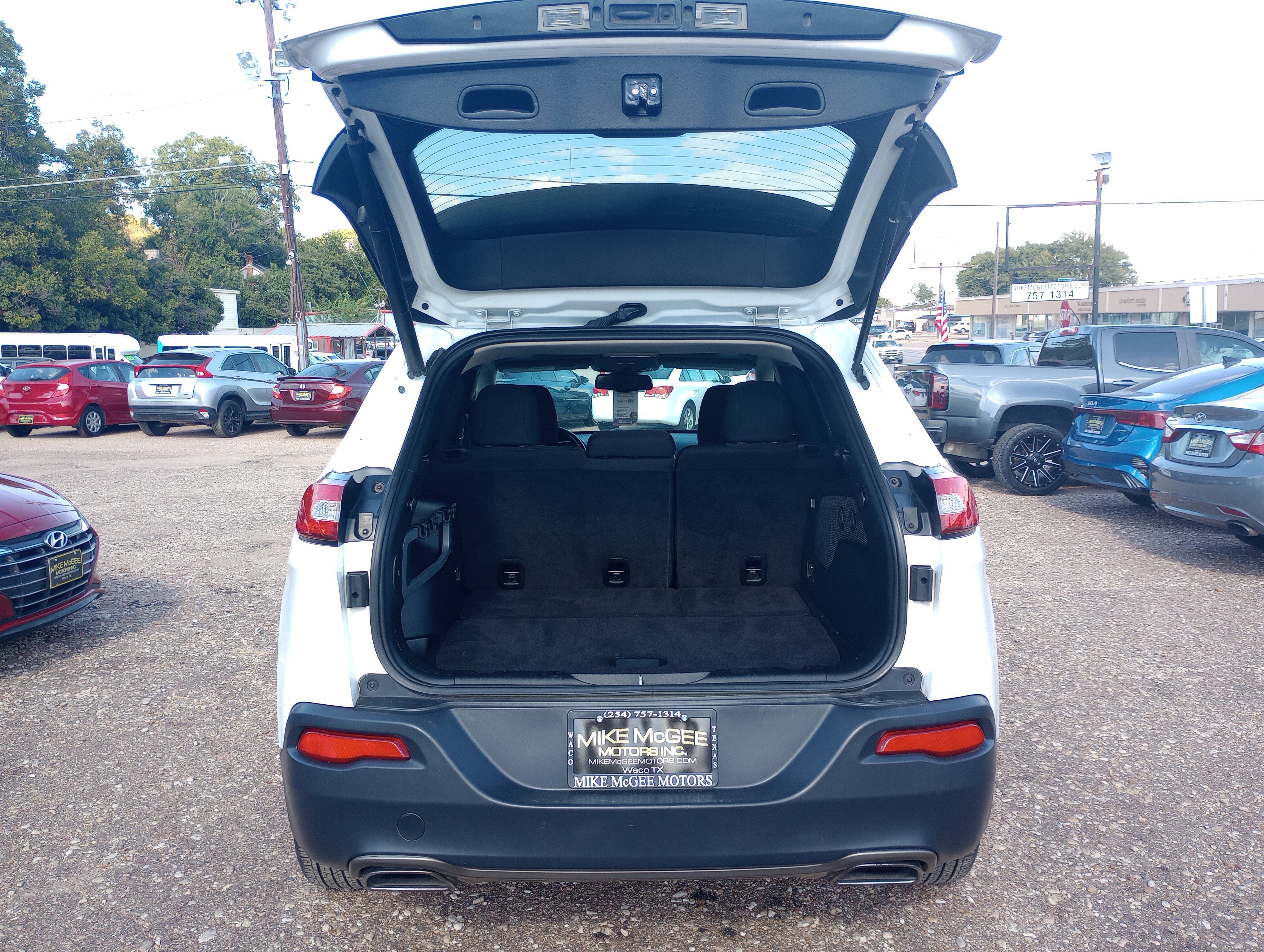Used 2016 Jeep Cherokee 75th Anniversary FWD image 16