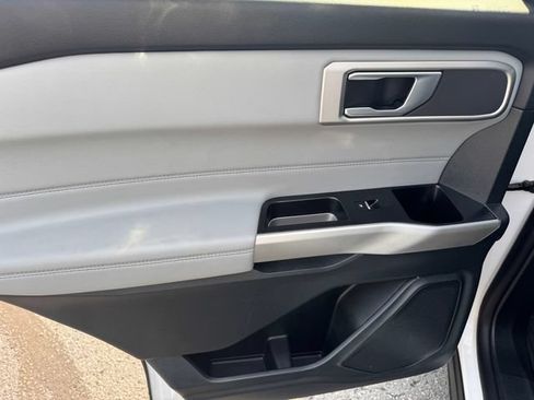 Used 2023 Ford Explorer XLT w/ Equipment Group 202A AWD/4WD image 20