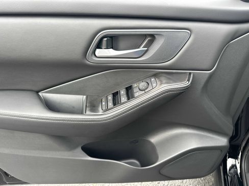 New 2026 Nissan Rogue SV w/ Cold Weather Package AWD/4WD image 19