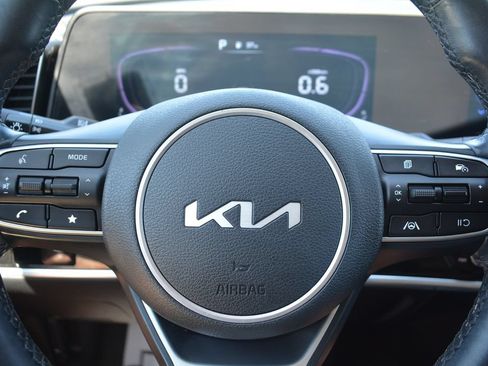 Used 2024 Kia Sportage EX AWD/4WD image 11