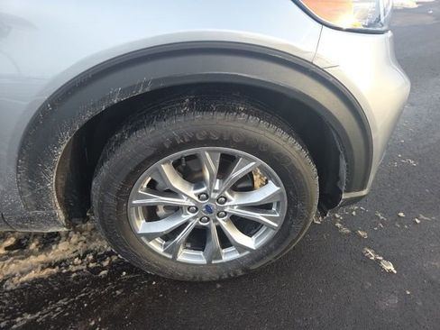 Used 2022 Ford Explorer XLT w/ Equipment Group 202A image 2