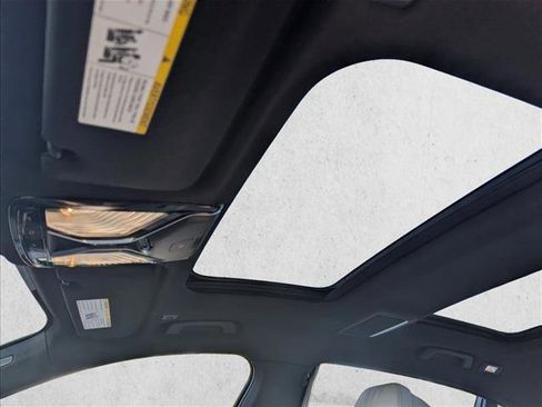 Certified 2022 BMW 740i xDrive w/ M Sport Package image 17