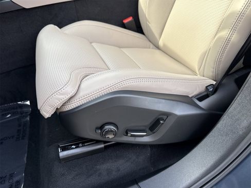 New 2026 Volvo XC90 T8 Ultra image 11