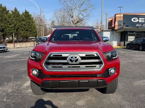 Used 2017 Toyota Tacoma Limited w/ Tow Package image 10