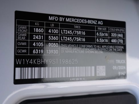 Used 2025 Mercedes-Benz Sprinter 2500 image 34