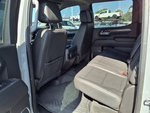 Used 2024 Chevrolet Silverado 1500 LT Trail Boss w/ LT Trail Boss Premium Package AWD/4WD image 13