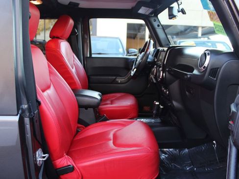 Used 2014 Jeep Wrangler Rubicon image 28