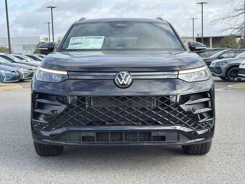 New 2026 Volkswagen Tiguan SE R-Line FWD image 8