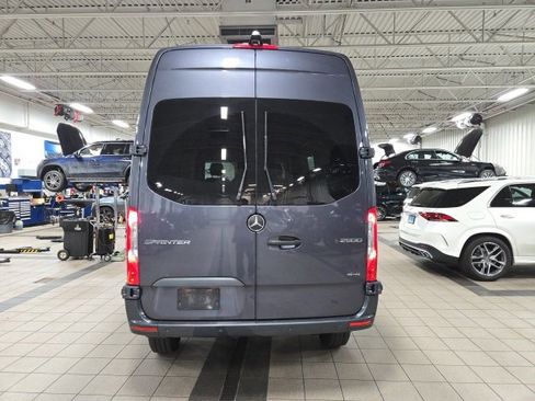 Used 2022 Mercedes-Benz Sprinter 2500 image 3