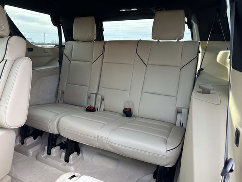 Used 2021 Cadillac Escalade Premium Luxury image 22
