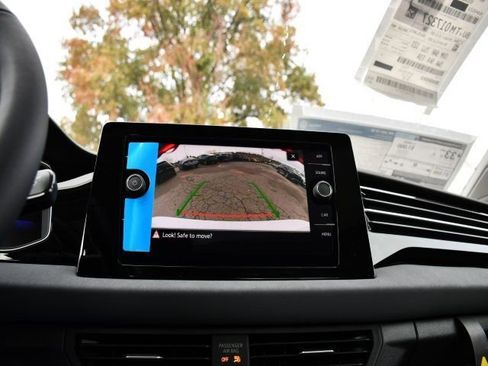 New 2026 Volkswagen Jetta SE image 18