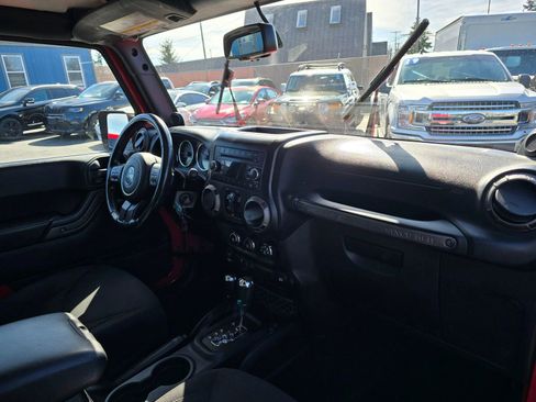 Used 2014 Jeep Wrangler Unlimited Sport w/ Power Convenience Group image 10