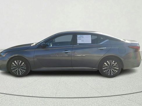 Used 2025 Nissan Altima 2.5 SV image 4