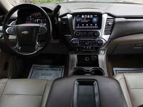 Used 2015 Chevrolet Suburban LT image 20