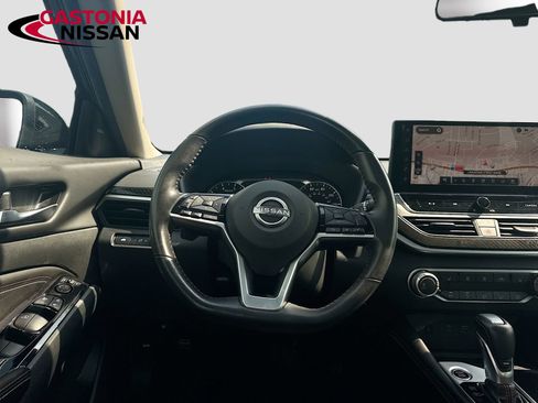Used 2023 Nissan Altima 2.5 SR w/ SR Premium Package FWD image 31