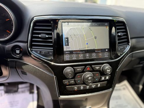 Used 2019 Jeep Grand Cherokee Limited AWD/4WD image 14