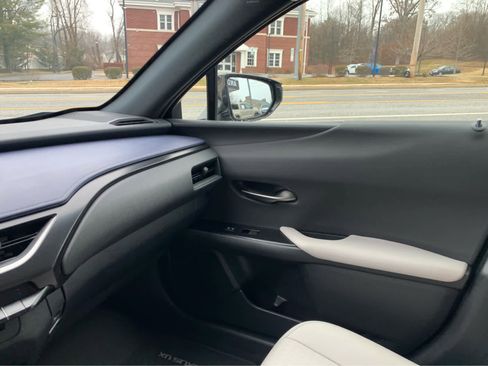 Used 2020 Lexus UX 250h w/ Accessory Package image 21