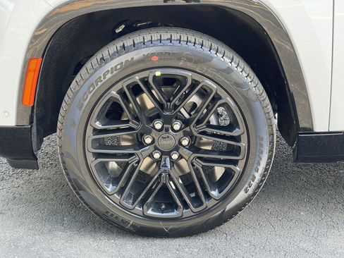 New 2026 Jeep Grand Wagoneer Limited AWD/4WD image 62