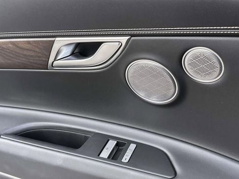 Used 2022 Genesis GV80 2.5T w/ Prestige Package 04 image 25