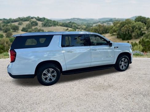 Used 2023 GMC Yukon XL SLE w/ Gmc Pro Safety Plus Package RWD image 10