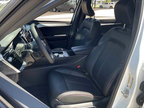 New 2025 Jeep Wagoneer S Launch Edition image 9