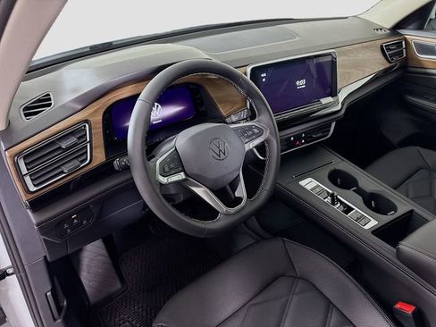 New 2026 Volkswagen Atlas SE image 9