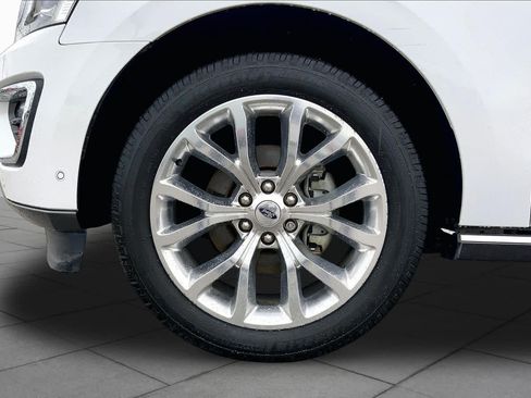 Used 2019 Ford Expedition Limited w/ Equipment Group 302A RWD image 11