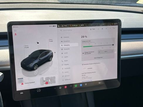 Used 2024 Tesla Model Y Long Range image 31