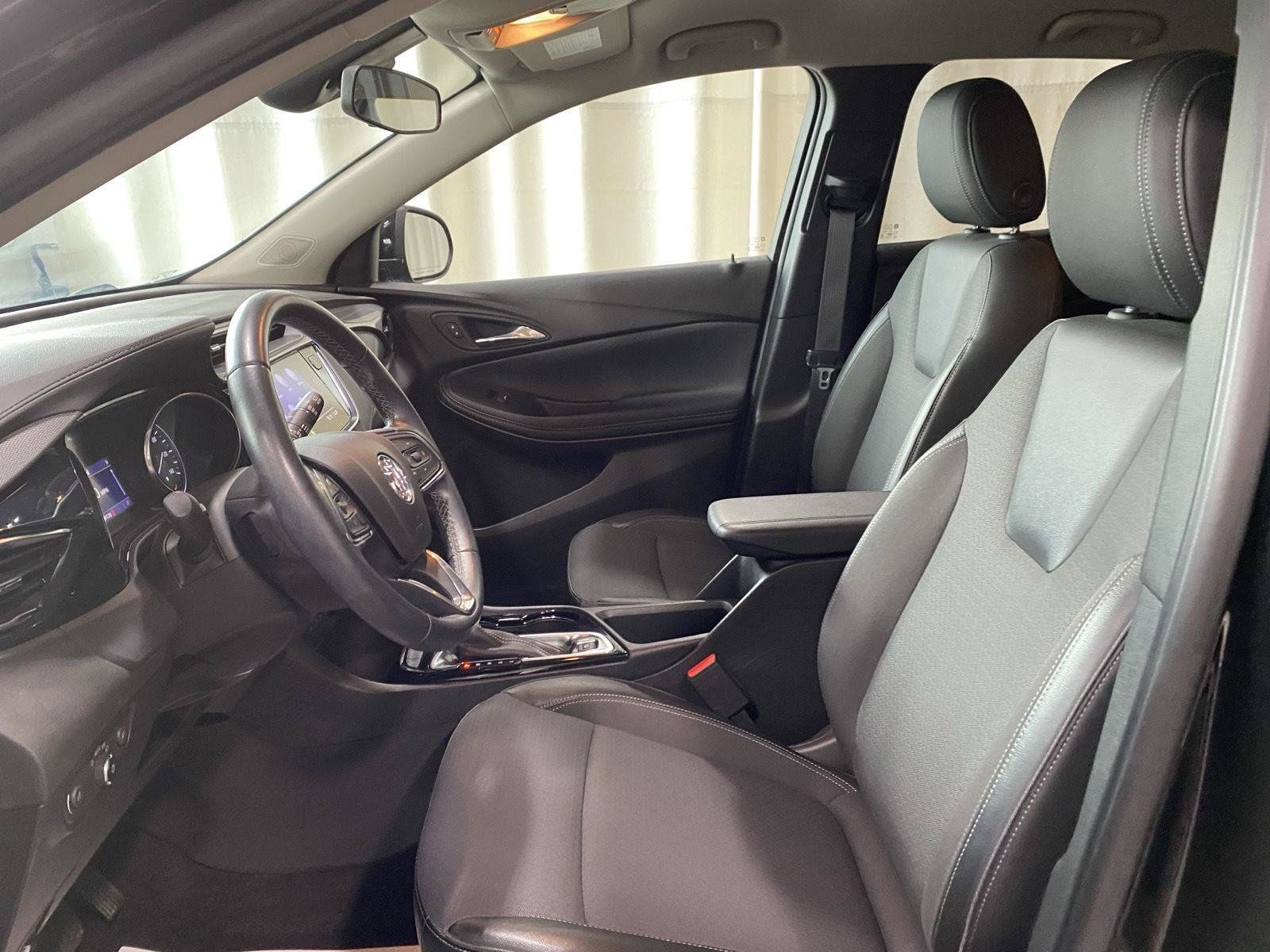 Used 2022 Buick Encore GX Preferred w/ Cold Weather Comfort Package FWD image 2
