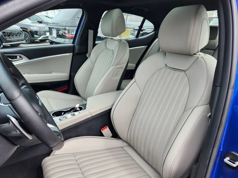 Used 2023 Genesis G70 2.0T w/ Sport Prestige Package AWD/4WD image 9