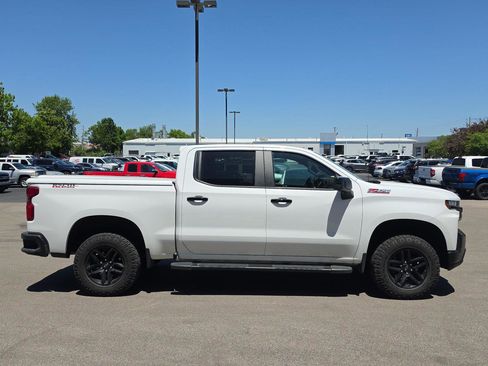 Used 2021 Chevrolet Silverado 1500 LT Trail Boss AWD/4WD image 2