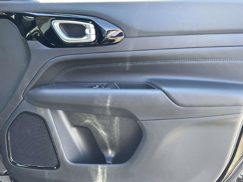 New 2027 Jeep Compass Latitude AWD/4WD image 16