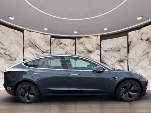 Used 2018 Tesla Model 3 Long Range AWD/4WD image 4