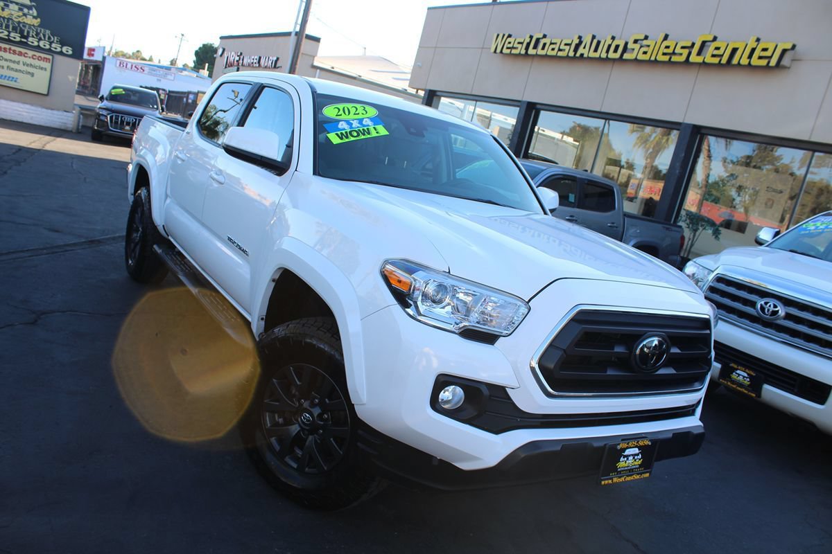 Used 2023 Toyota Tacoma SR5 AWD/4WD image 33