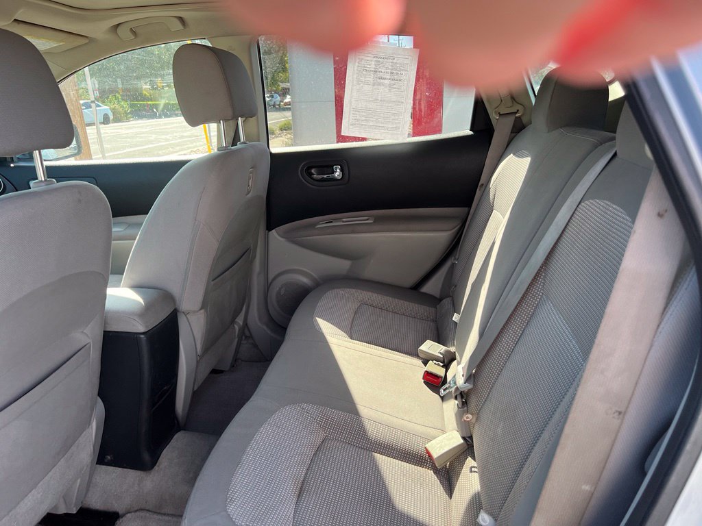 Used 2012 Nissan Rogue SV w/ Premium Pkg FWD image 8