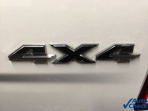 Used 2016 RAM 3500 Tradesman w/ Chrome Appearance Group image 18