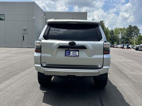 Used 2020 Toyota 4Runner TRD Off-Road AWD/4WD image 24