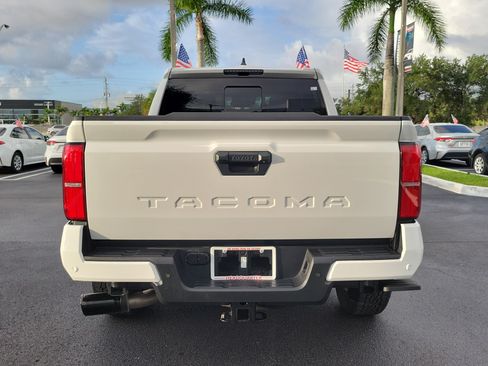 Used 2024 Toyota Tacoma TRD Off-Road w/ TRD Off Road Upgrade Package AWD/4WD image 10