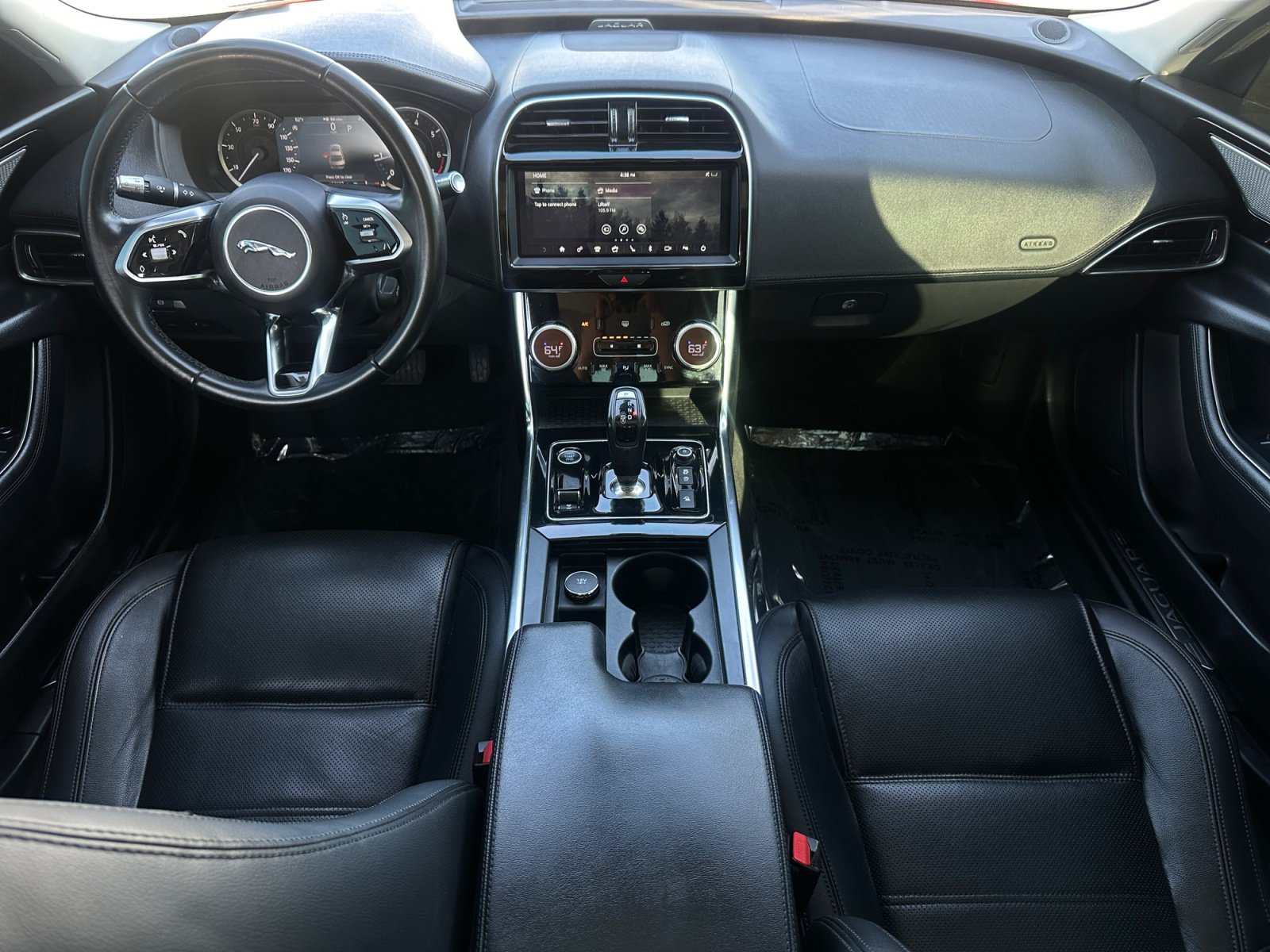 Used 2020 Jaguar XE S RWD image 11
