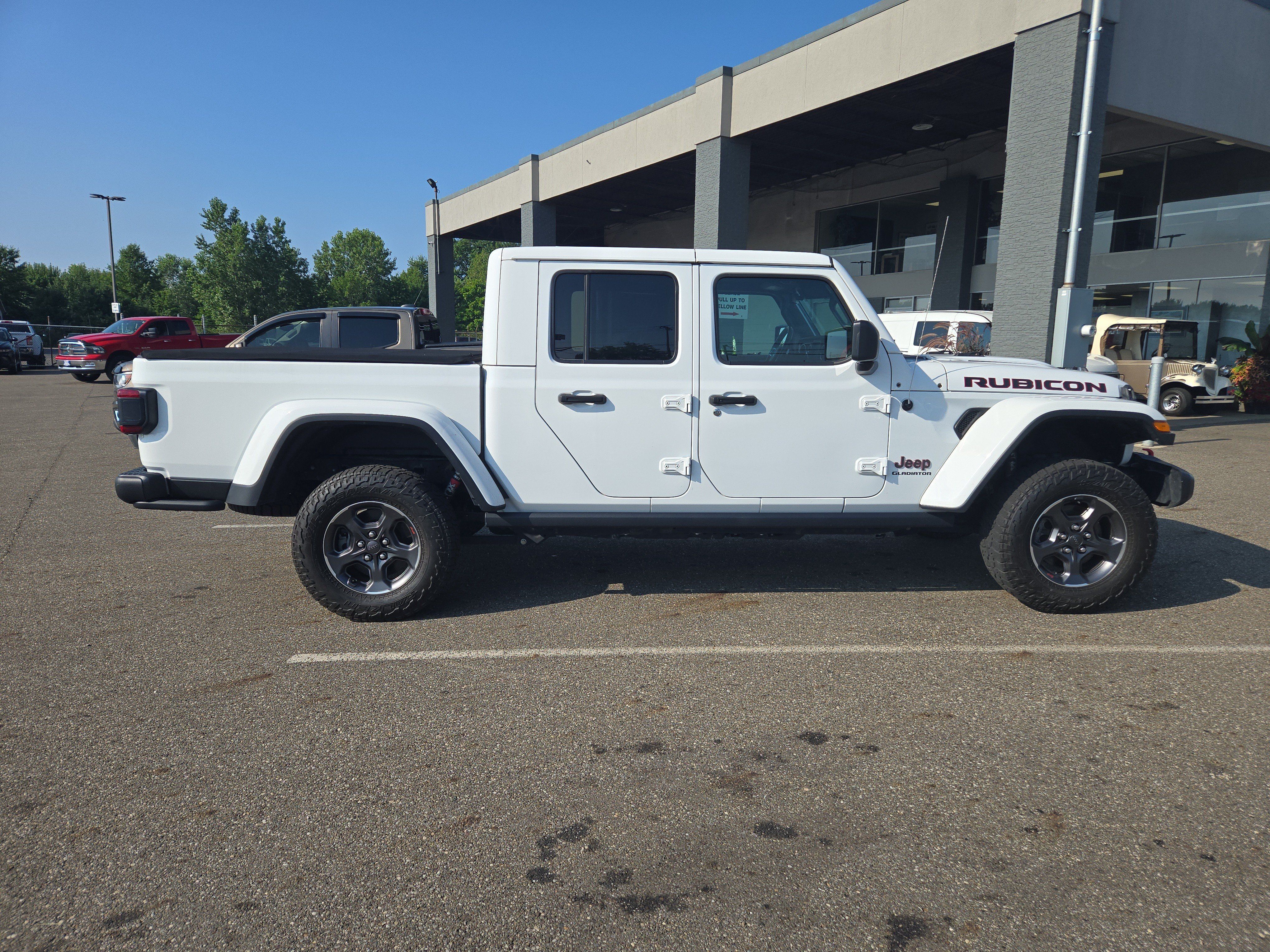 Used 2020 Jeep Gladiator Rubicon AWD/4WD image 2