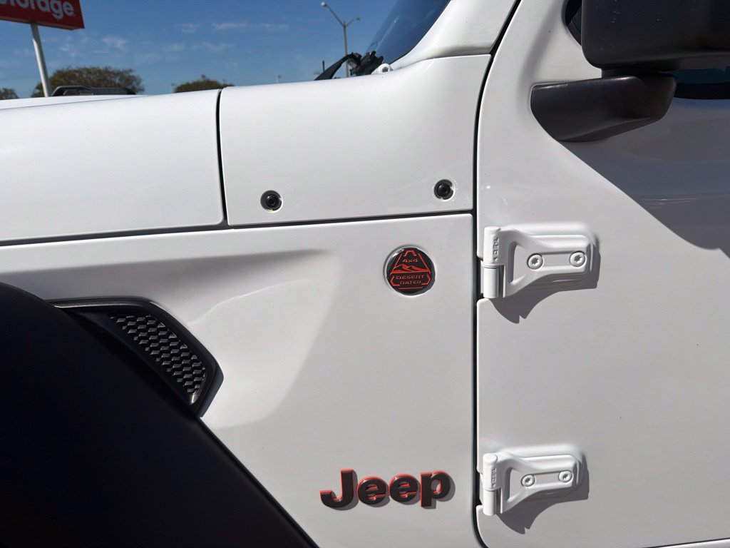 Used 2023 Jeep Gladiator Mojave w/ Cold Weather Group AWD/4WD image 8