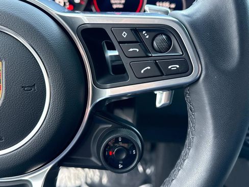 Used 2023 Porsche Cayenne Coupe image 27